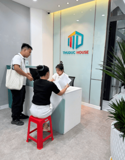 THUDUC HOUSE TIẾN HÀNH CẤP GIẤY CHỨNG NHẬN QUYỀN SỞ HỮU NHÀ Ở CHO KHÁCH HÀNG