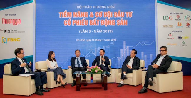 Tìm cổ phiếu 'xanh' thời bất động sản gặp khó