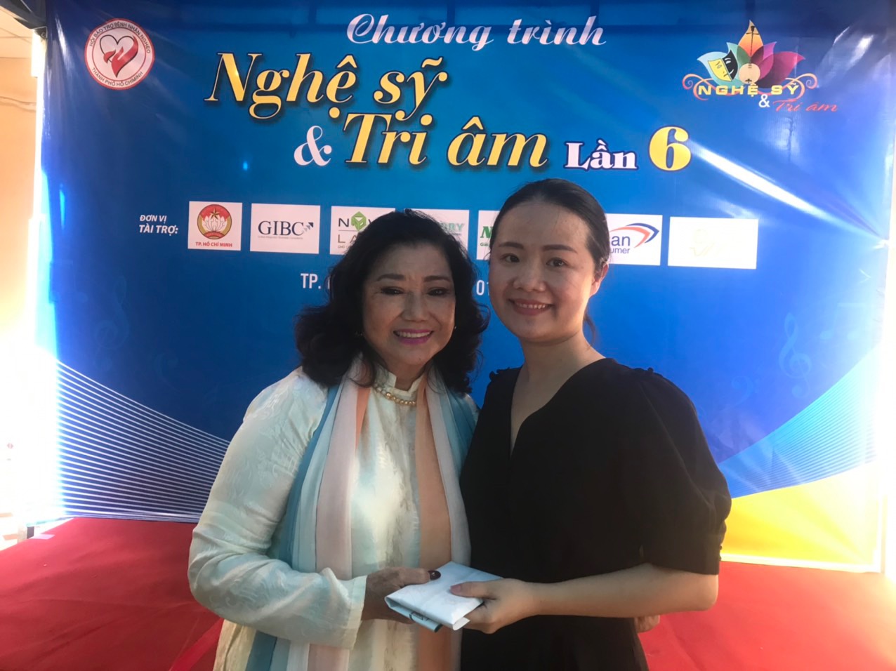 Thuduc House cùng chia sẻ chút tình xuân đến những nghệ sĩ nghèo