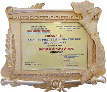 Thuduc House nhận danh hiệu Đơn vị xuất sắc ngành xây dựng Vietreal 2007